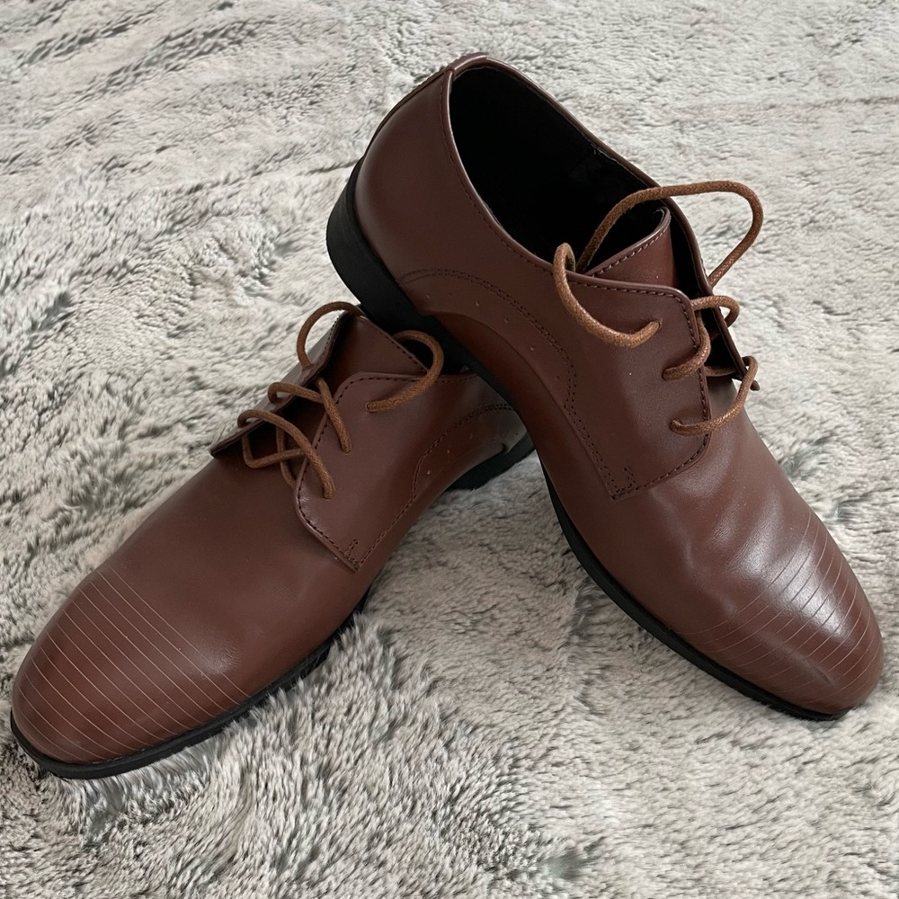 KENNETH COLE Straight Line Big boy leather dress shoes, cognac brown, Size 5.5